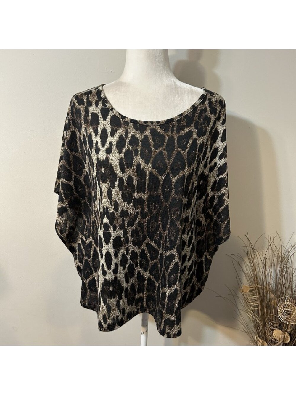 NWT Westbound Women Flutter Sleeve Knit Top Leopard Animal Print Brown Sz M